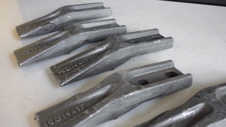 Csavaros_munkagep_korom_vetites (3).JPG